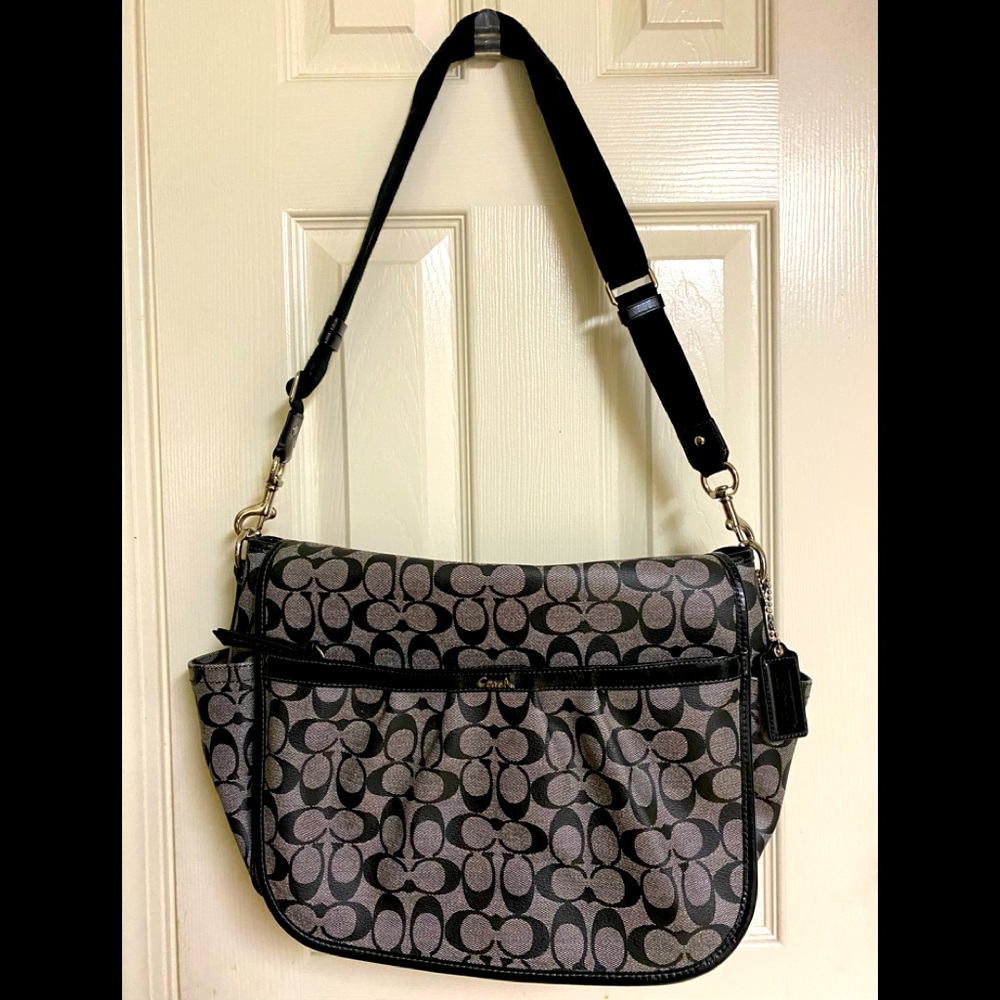 Coach Signature Computer/Baby Messenger w/Adjustable Strap Mint Condition
